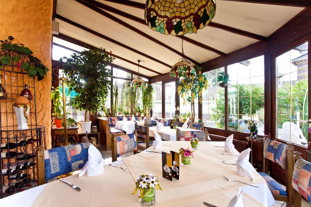 Zur Kastanie Hotel Mülheim an der Ruhr Екстериор снимка